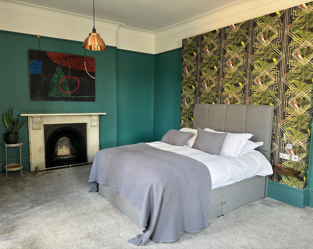 Bedroom 2, The Crown Rooms, London