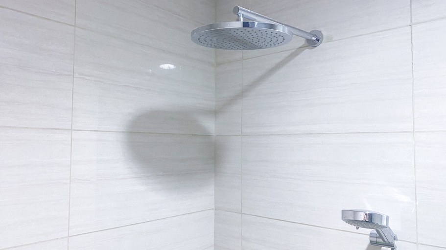 Bathroom 3, Fancy And Comfortable 1Br At Ciputra International Apartment, Jakarta Barat