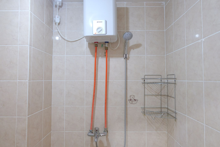Bathroom 5, Best Studio Apartment At Pinewood Jatinangor, Sumedang