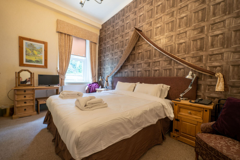 Bedroom 3, Bourne Hall Country Hotel, Isle of Wight