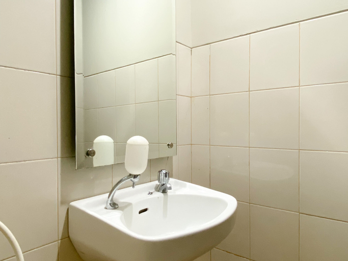 Bathroom 2, Cozy Stay 1Br At Mont Blanc Bekasi Apartment, Bekasi