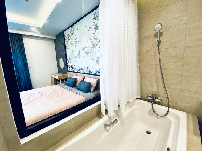 Bathroom 14