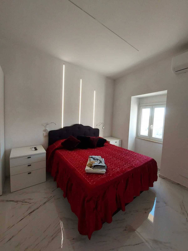 Bedroom 2, B&B Black & White, Foggia