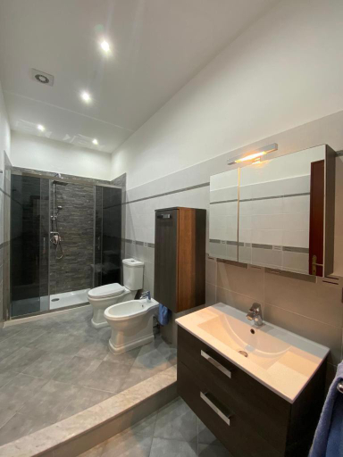 Shower 5, Marechiaro Apartments, Palermo