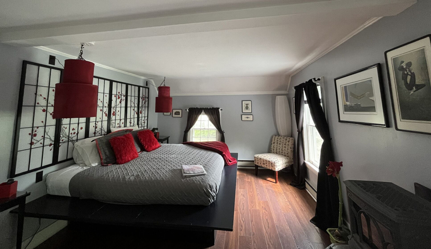 Bedroom 2, Admiral Peary Inn, Oxford