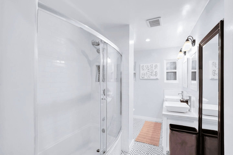 Bathroom 4, Burnside by Avantstay Modern, Boho, Chic LA Home, Los Angeles