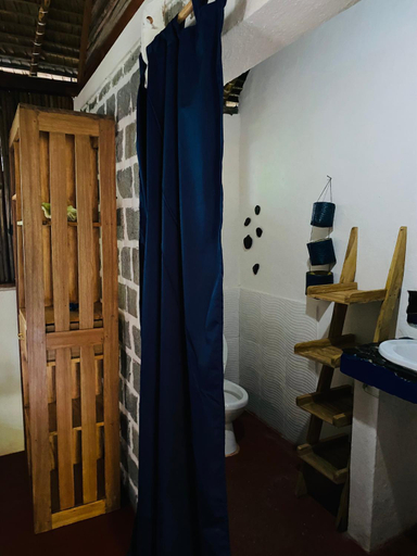 Bathroom, Tamarin Lodge, Diana