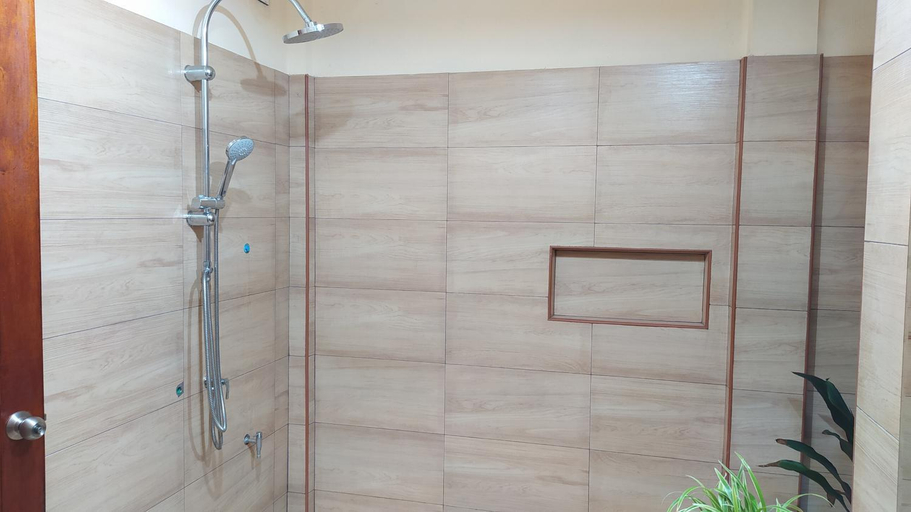 Bathroom 3, Shoreline Grand Thoddoo