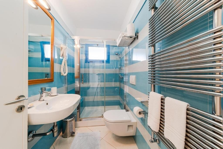Bathroom, Lo Scalo bed and breakfast, Lecce