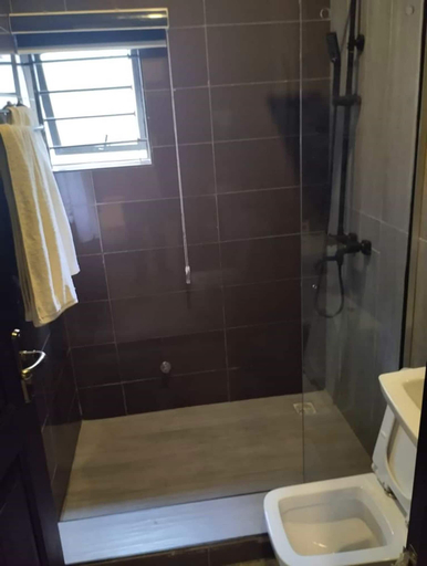 Bathroom 4, The Artist Residence, Port Harcourt