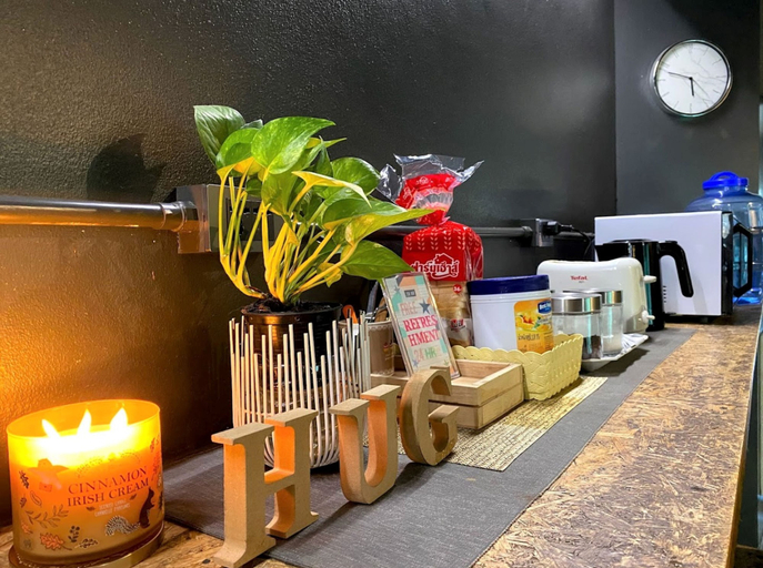Food & Drinks 5, Hugger Hostel, Phuket Island