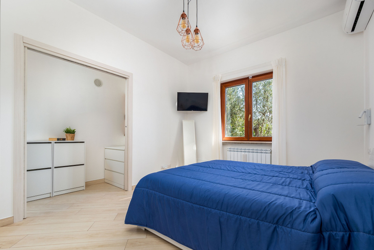 Bedroom 3, Villa Lotos, Napoli