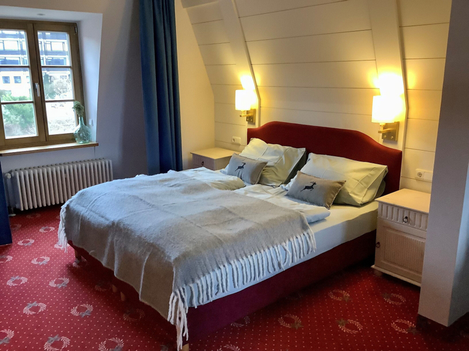 Bedroom 3, Strandhotel Berg, Starnberg