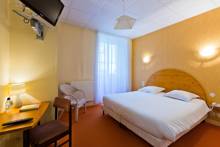Bedroom 2, Hôtel du Parc, Puy-de-Dôme