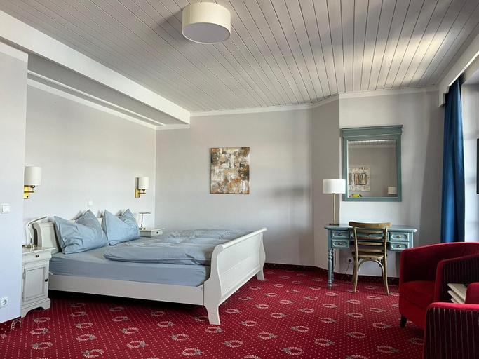 Bedroom 2, Strandhotel Berg, Starnberg