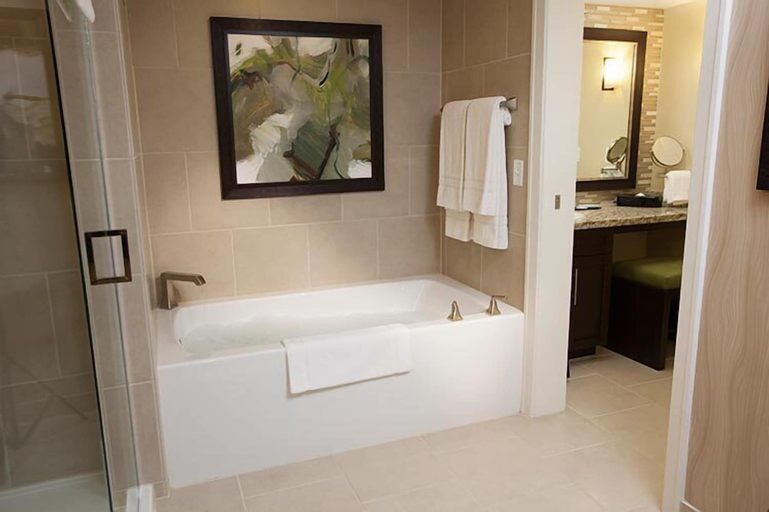 Bedroom 5, The Berkley, Clark