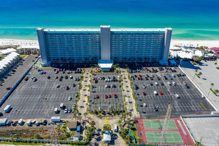 Exterior & Views, The Summit 1101, Bay