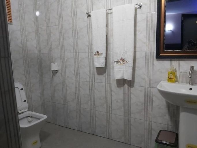 Bathroom 4, Pious Court, Port Harcourt