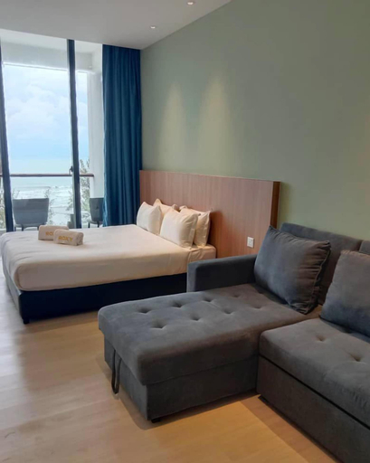 Bedroom 3, Roxy Beach Apartment, Lundu