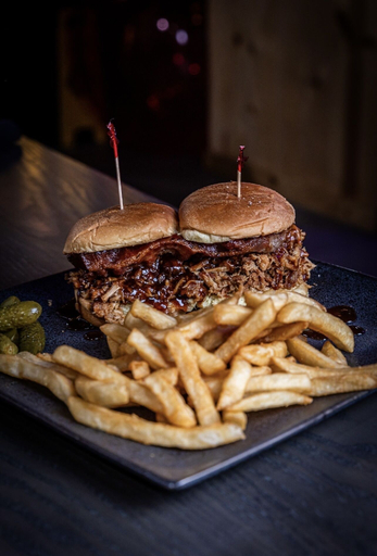 Food & Drinks 5, Road House Hotel & RV Park, Forrest