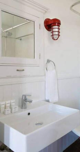 Bathroom 4, Whitehall, Knox