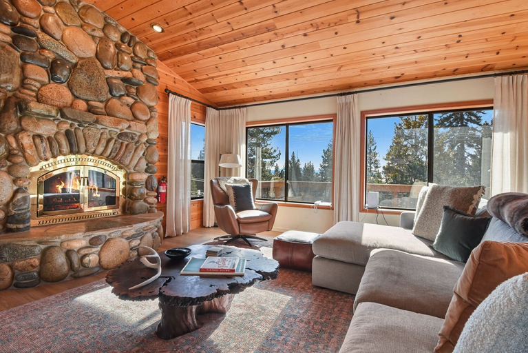 Others 5, Heritage Crest, Placer