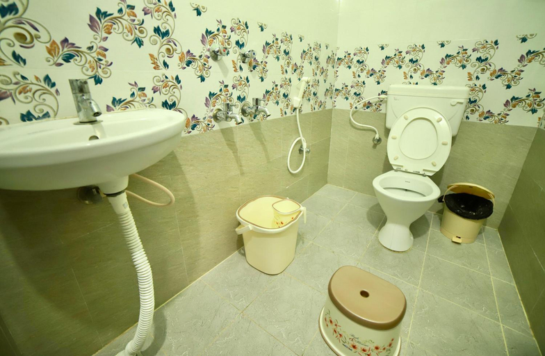 Bedroom 2, TrueLife Homestays - SRS Residency - 2BHK AC apartments for families visiting Tirupati Temple - Fast, Chittoor
