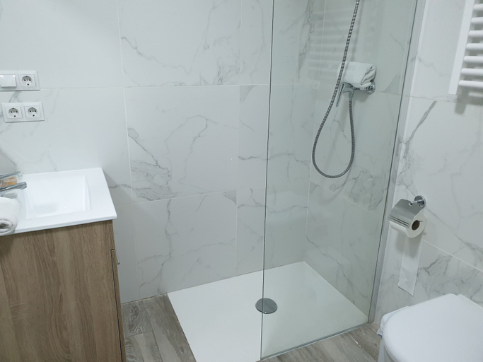 Bathroom 3, Style Apartments Cabanyal Marina Beach, Valencia