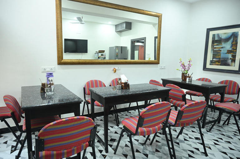 Food & Drinks, ELGIN SUITES, Kolkata