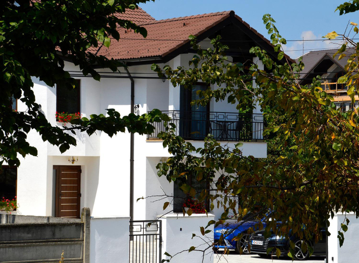 Others 3, Casa Mora, Deva
