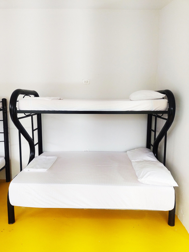 Bedroom 4, amalaya hostel, Restrepo