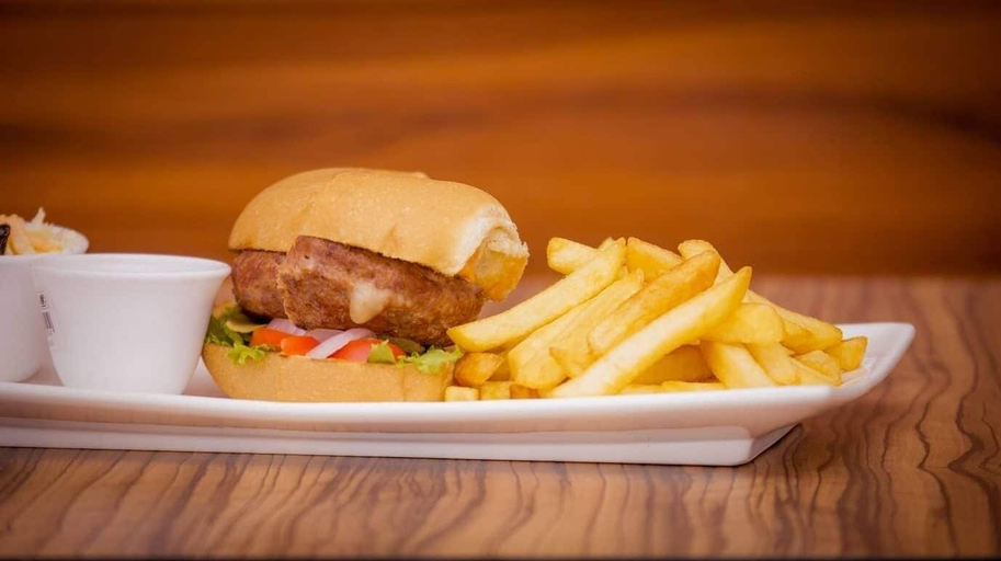 Food & Drinks 4, Bluxton Hill Hotel, Obio/Akp