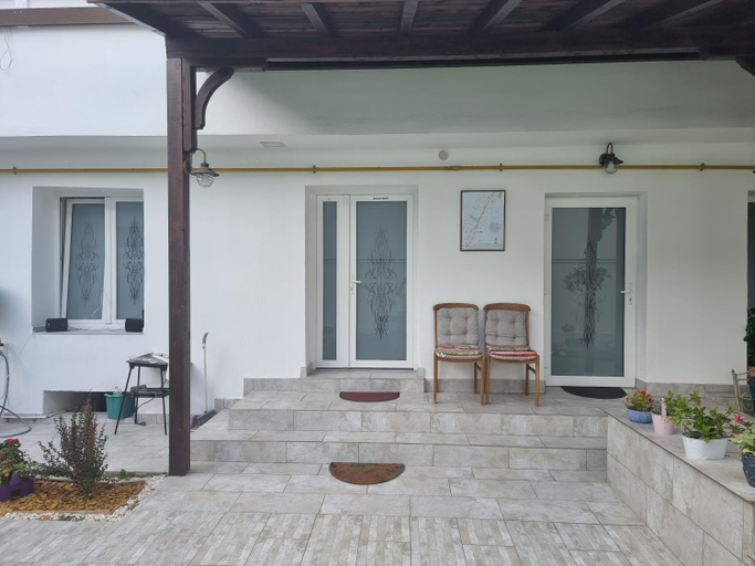 Others 5, Casa Musceleana, Campulung