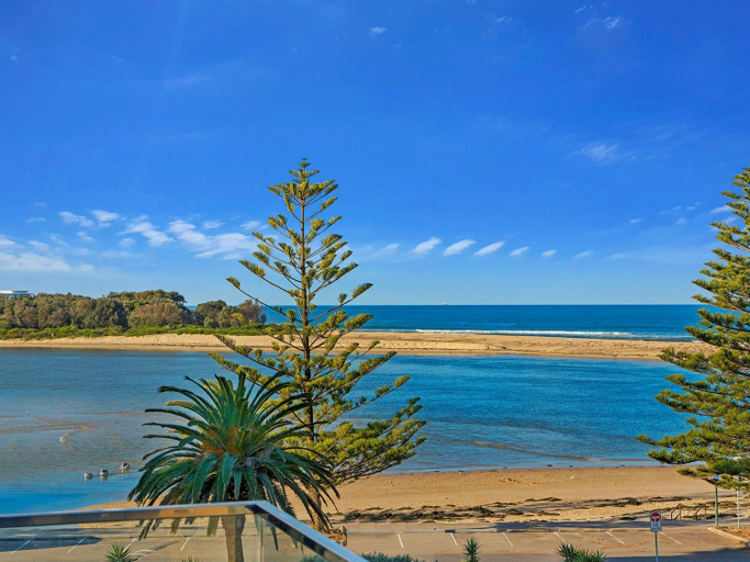 Exterior & Views 2, Pacific Court 10, Wyong - South and West