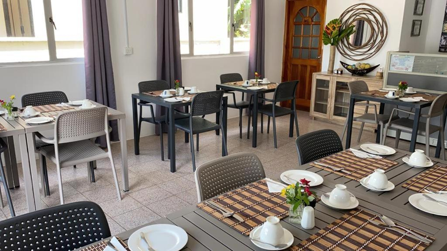 Food & Drinks 4, Hotel Plein Soleil