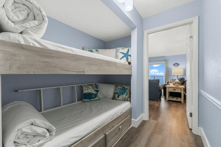 Bedroom 1, The Summit 1031, Bay