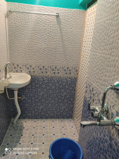 Bathroom 3, Kabiraalaya Homestay, Darjiling