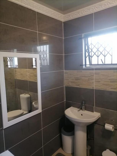Others 4, Queens And Kings Lodge, eThekwini
