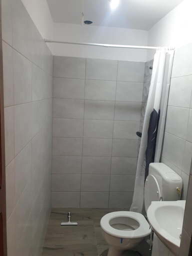 Bathroom 2, Vama veche de la Bran, Bran