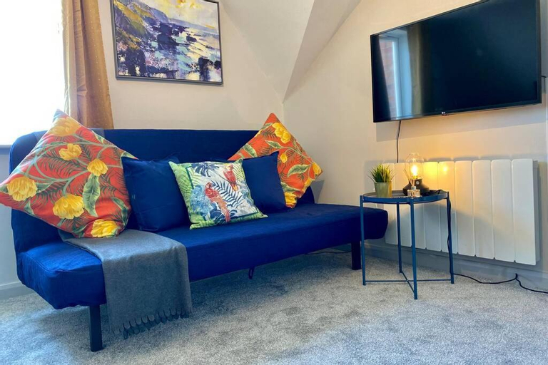Others 4, Stunning Apartment - 5 Minute Walk to the Best Beach! - Great Location - Parking - Fast WiFi - Smart, Poole