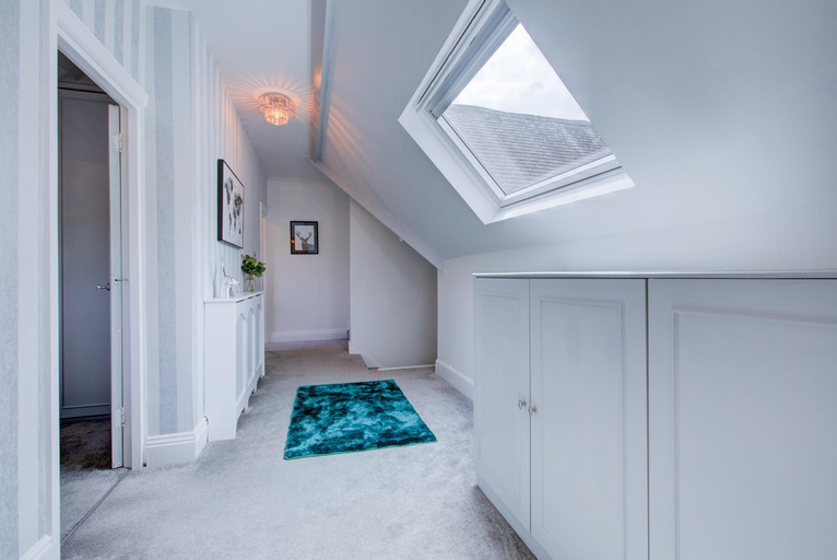 Public Area 2, Luxury 3 Bedroom Apartment Close to Beach, Bournemouth & Meyrick Park, Bournemouth