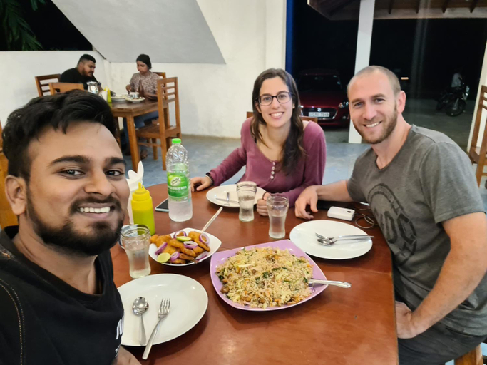 Food & Drinks 3, Ceylon Lodge - Airport Transit Hostel, Divulapitiya