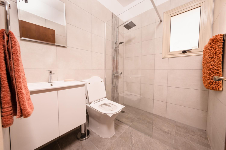 Bathroom 5, Paradise Sunset 11