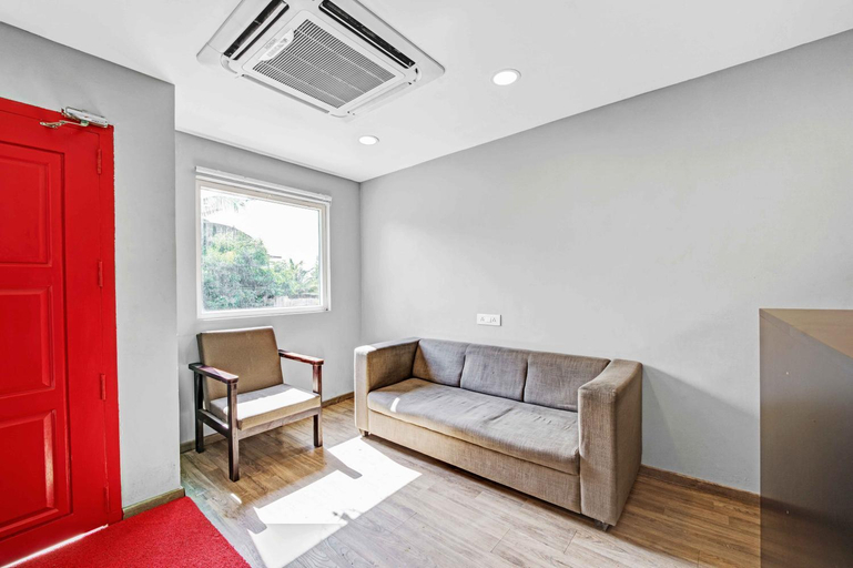 Public Area 2, UPAR Hotels Uthandi ECR, Kancheepuram