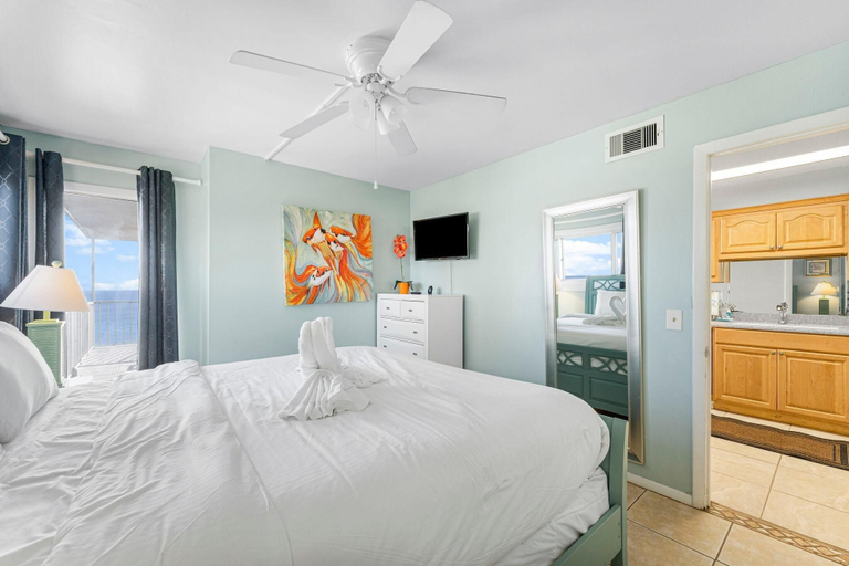 Bedroom 3, The Summit 1032, Bay