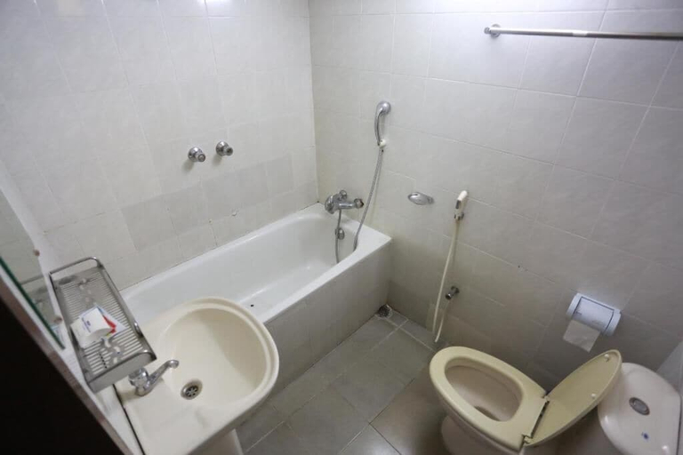 Bathroom 5, Nagar Valley Hotel Ltd., Dhaka