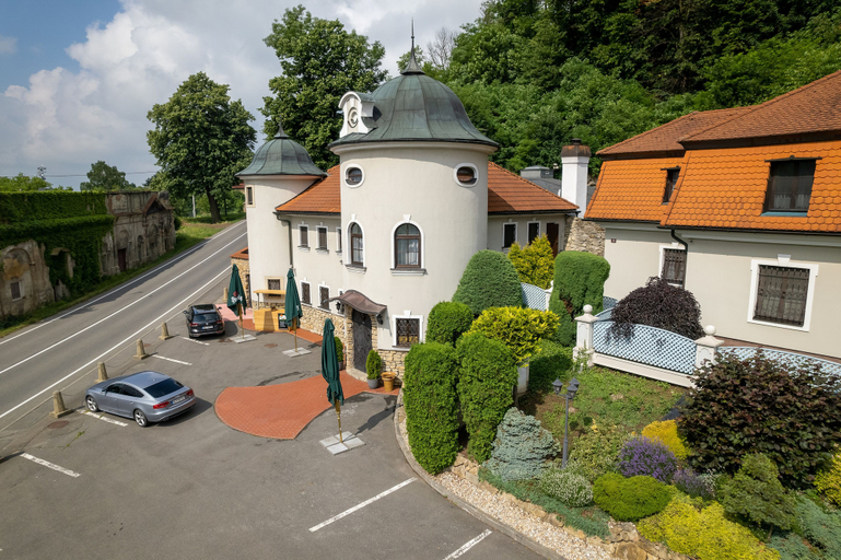 Exterior & Views 2, Zámeček pod hradem - hotel, Nový Jičín