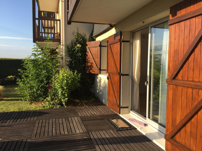 Exterior & Views 5, Grand rez de jardin-terrasse avec vue sur la mer - 2 chambres, Calvados