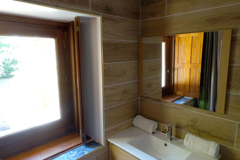 Bathroom 5, La Tour de Coron, Ain