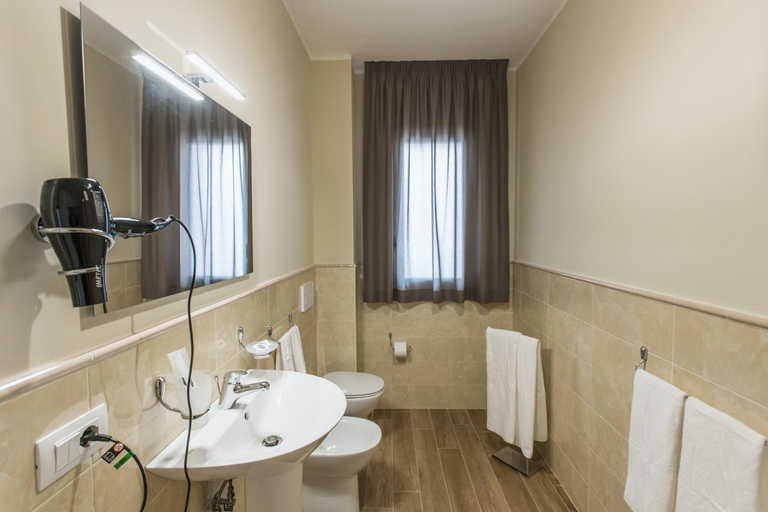Bathroom 4, Oasi Perla Del Mare Rooms, Catania